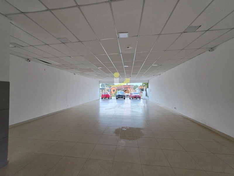 Loja disponível para aluguel anual na Av. Paraguassú em Atlântida.: 7ª foto da galeria de imagens do imóvel