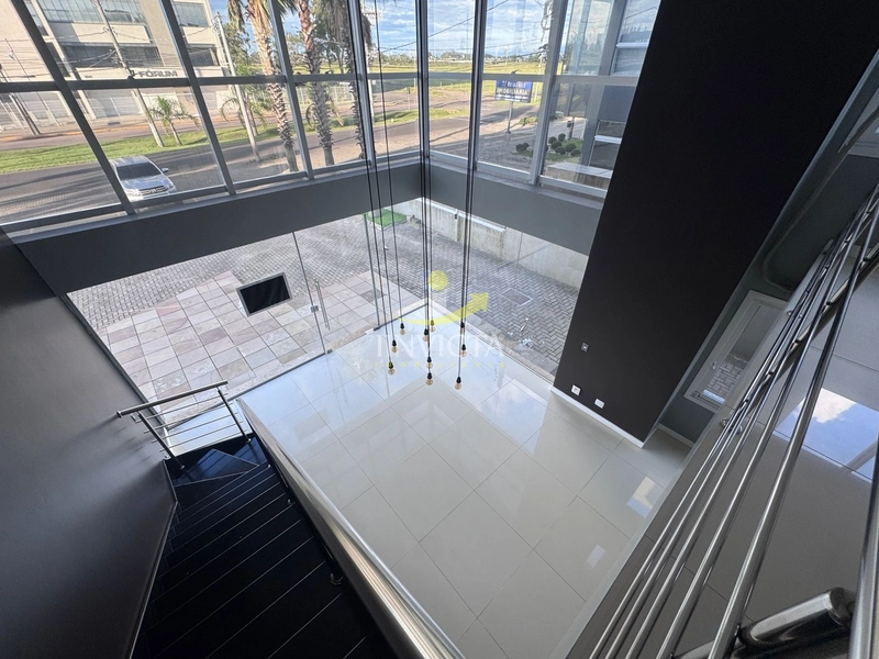 Loja disponível para aluguel anual no Condado Corporade.: 1ª foto da galeria de imagens do imóvel