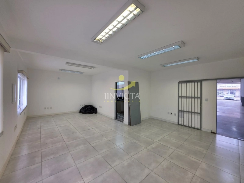Loja disponível para aluguel anual.: 23ª foto da galeria de imagens do imóvel