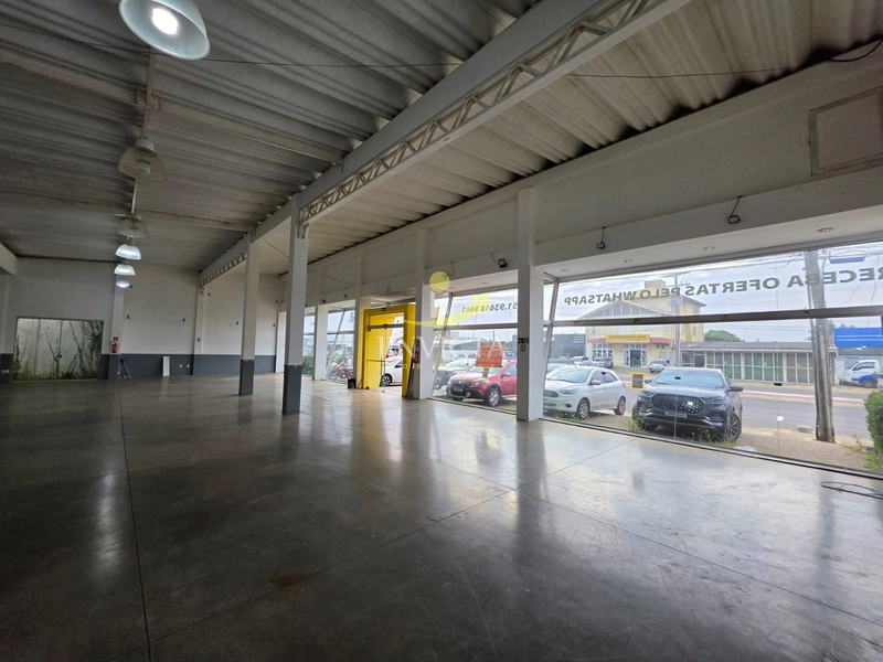 Loja disponível para aluguel anual.: 13ª foto da galeria de imagens do imóvel