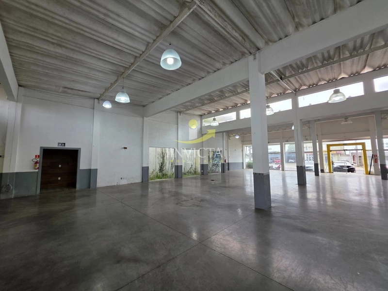 Loja disponível para aluguel anual.: 5ª foto da galeria de imagens do imóvel