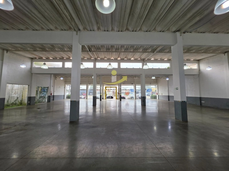 Loja disponível para aluguel anual.: 12ª foto da galeria de imagens do imóvel