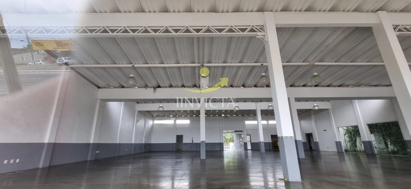 Loja disponível para aluguel anual.: 2ª foto da galeria de imagens do imóvel