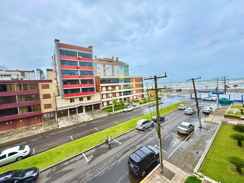 Apartamento com 2 dormitórios + dependência no centro.: 9ª foto da galeria de imagens do imóvel