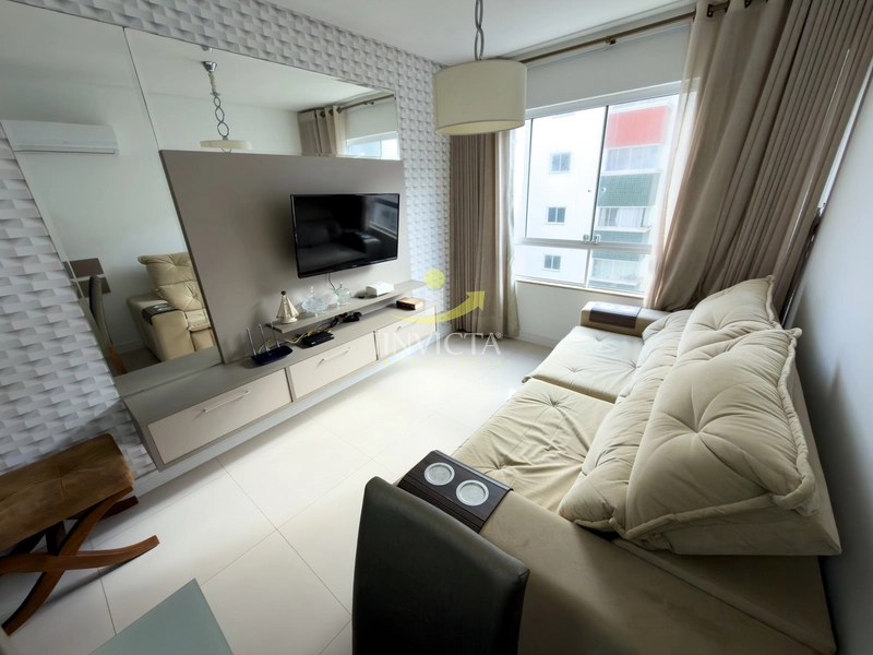 Apartamento com 2 dormitórios para aluguel anual.
