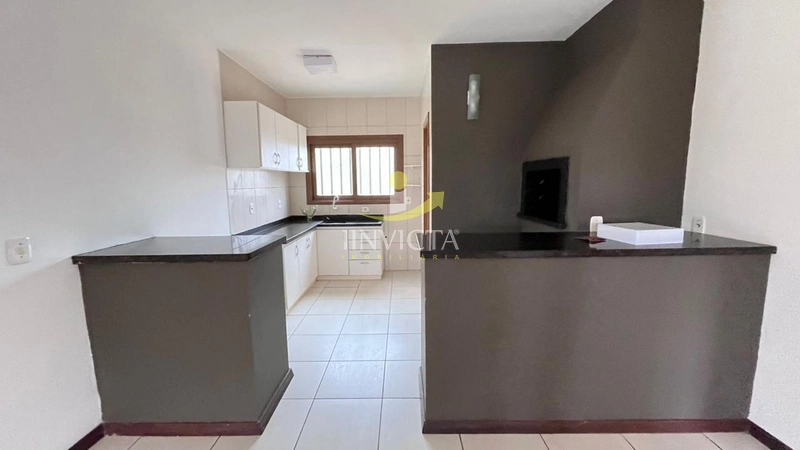 Casa com 3 dormitórios disponível para aluguel anual em Xangri-lá.: 3ª foto da galeria de imagens do imóvel