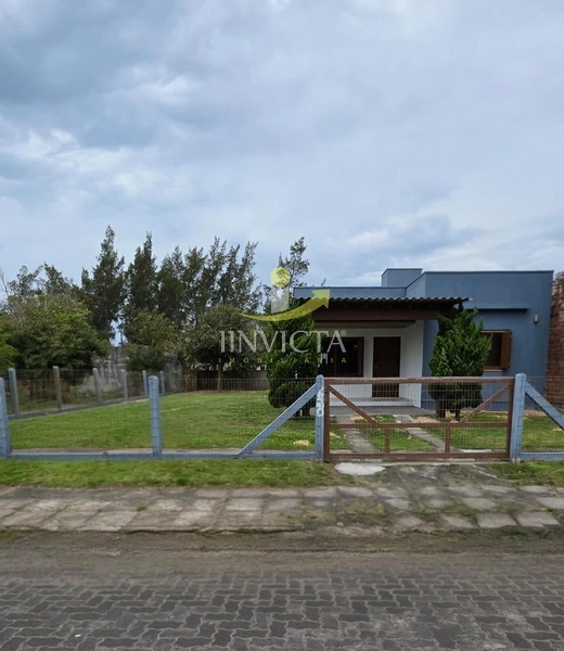 Casa com 3 dormitórios disponível para aluguel anual em Xangri-lá.: 1ª foto da galeria de imagens do imóvel