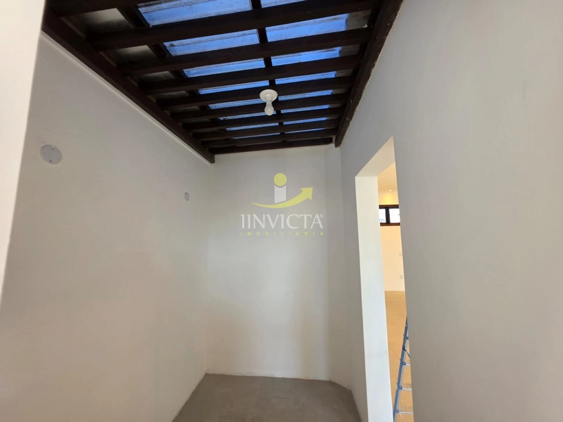 Loja disponível para aluguel anual no centro de Xangri-lá: 19ª foto da galeria de imagens do imóvel