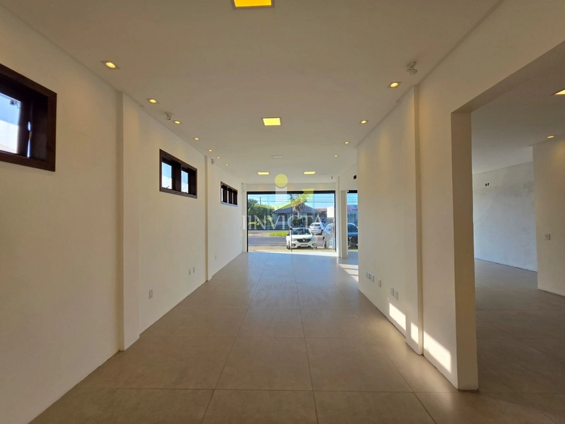 Loja disponível para aluguel anual no centro de Xangri-lá: 4ª foto da galeria de imagens do imóvel