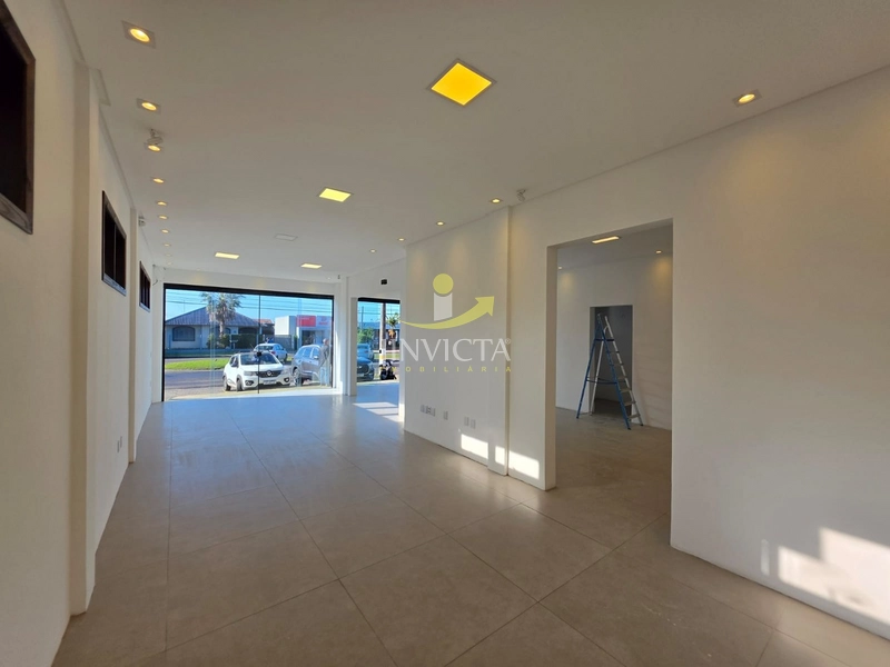 Loja disponível para aluguel anual no centro de Xangri-lá: 3ª foto da galeria de imagens do imóvel