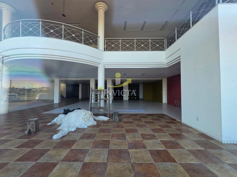 Loja com 1.400m²  disponível para aluguel anual em Xangri-lá.: 3ª foto da galeria de imagens do imóvel