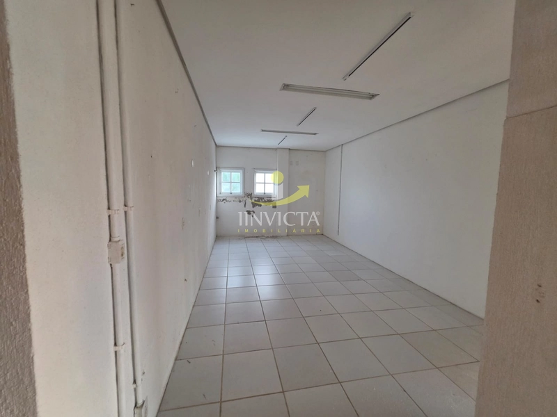 Loja com 1.400m²  disponível para aluguel anual em Xangri-lá.: 18ª foto da galeria de imagens do imóvel
