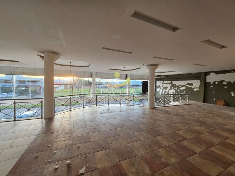 Loja com 1.400m²  disponível para aluguel anual em Xangri-lá.: 16ª foto da galeria de imagens do imóvel