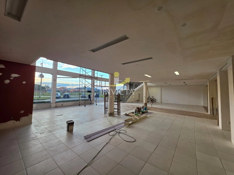 Loja com 1.400m²  disponível para aluguel anual em Xangri-lá.: 32ª foto da galeria de imagens do imóvel