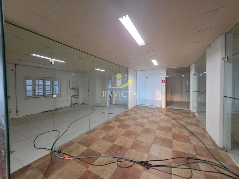 Loja com 1.400m²  disponível para aluguel anual em Xangri-lá.: 25ª foto da galeria de imagens do imóvel