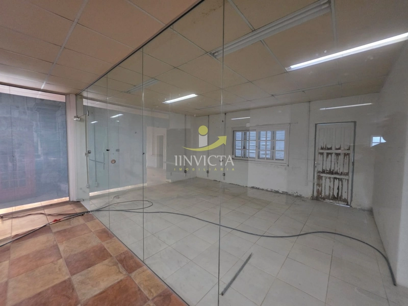 Loja com 1.400m²  disponível para aluguel anual em Xangri-lá.: 14ª foto da galeria de imagens do imóvel