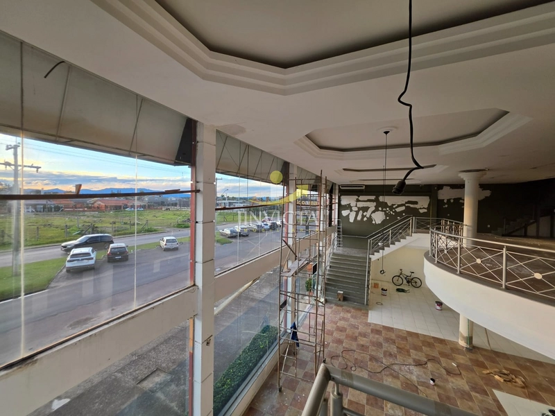 Loja com 1.400m²  disponível para aluguel anual em Xangri-lá.: 8ª foto da galeria de imagens do imóvel