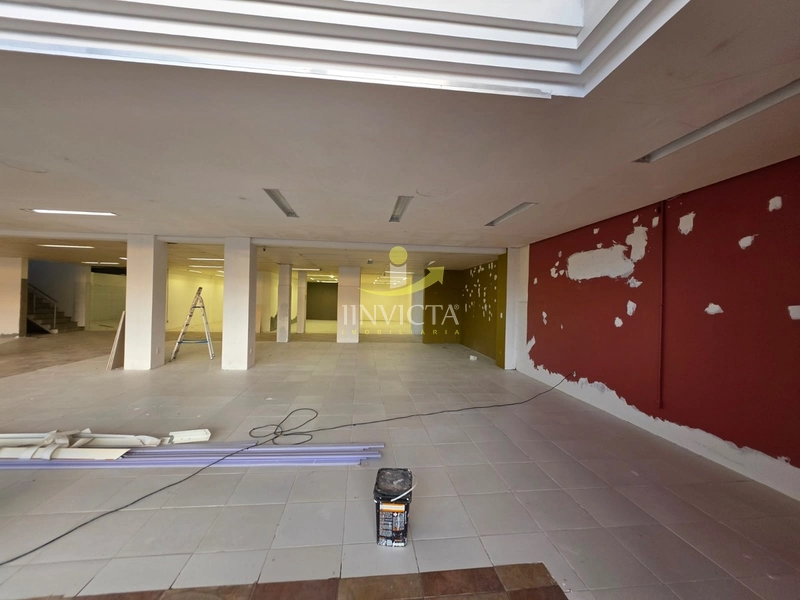 Loja com 1.400m²  disponível para aluguel anual em Xangri-lá.: 33ª foto da galeria de imagens do imóvel