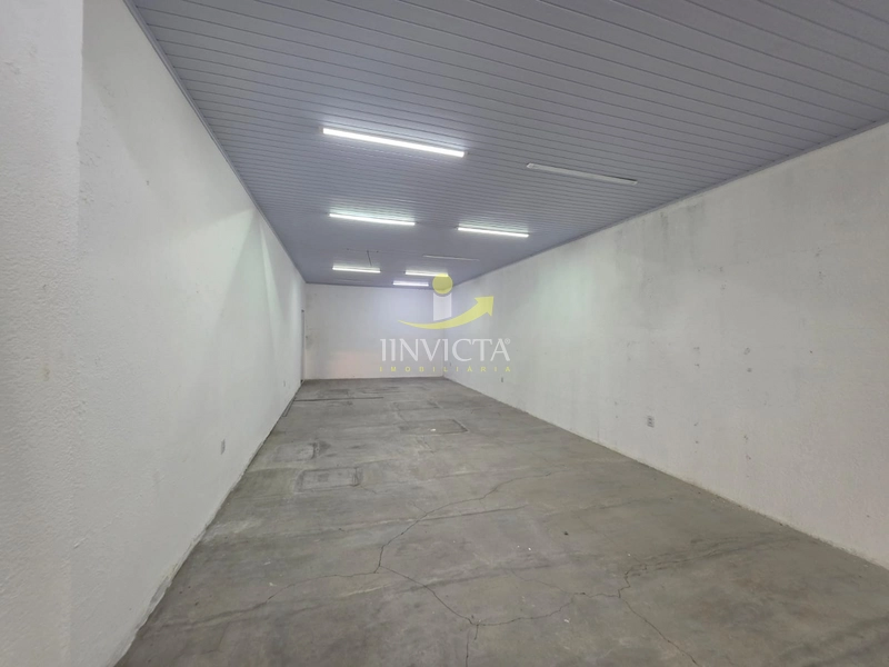 Loja com 1.400m²  disponível para aluguel anual em Xangri-lá.: 30ª foto da galeria de imagens do imóvel