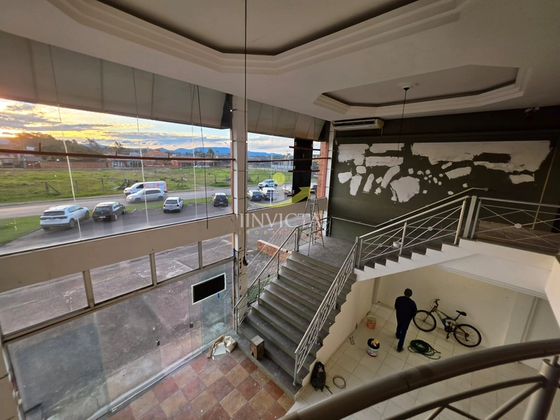 Loja com 1.400m²  disponível para aluguel anual em Xangri-lá.: 9ª foto da galeria de imagens do imóvel