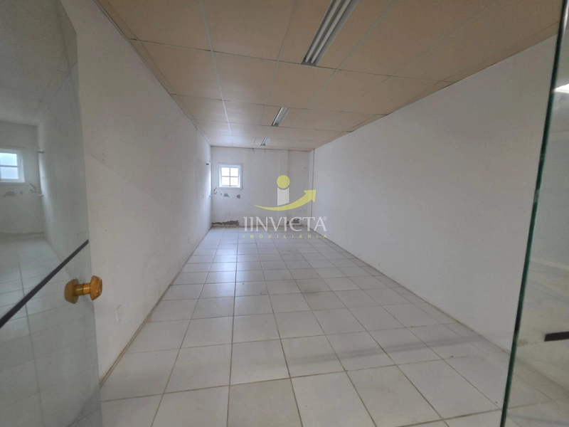 Loja com 1.400m²  disponível para aluguel anual em Xangri-lá.: 23ª foto da galeria de imagens do imóvel