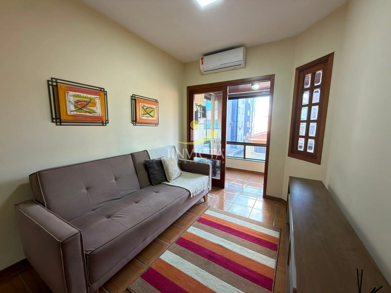 Apartamento de 01 dormitório para aluguel anual no centro.