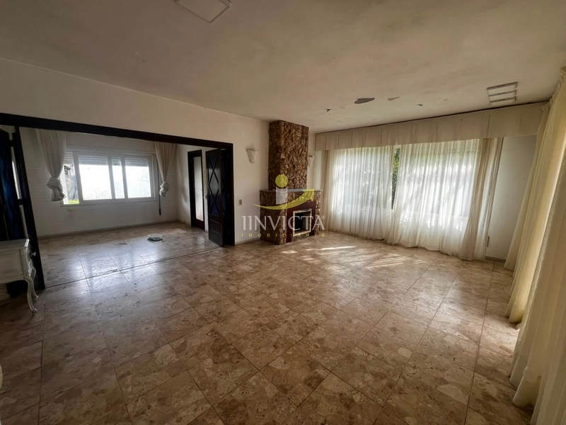 Casa com 4 Dormitórios Disponível para Aluguel Anual em Atlântida.: 4ª foto da galeria de imagens do imóvel