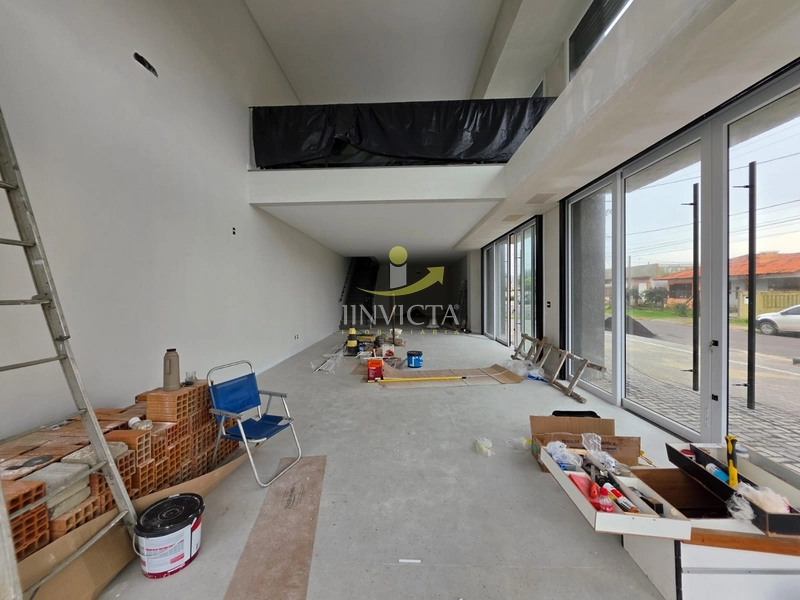 Loja de Esquina Disponível para Aluguel Anual na Avenida Central.: 2ª foto da galeria de imagens do imóvel