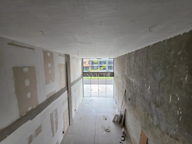Loja Disponível para Aluguel Anual na Avenida Central.: 3ª foto da galeria de imagens do imóvel