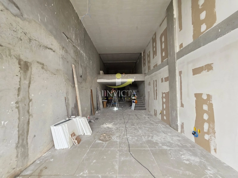 Loja Disponível para Aluguel Anual na Avenida Central.: 7ª foto da galeria de imagens do imóvel