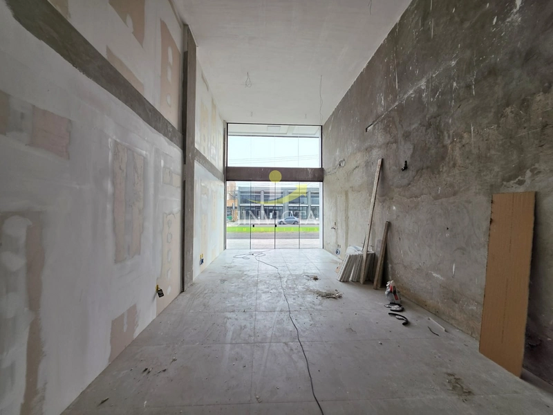 Loja Disponível para Aluguel Anual na Avenida Central.: 5ª foto da galeria de imagens do imóvel