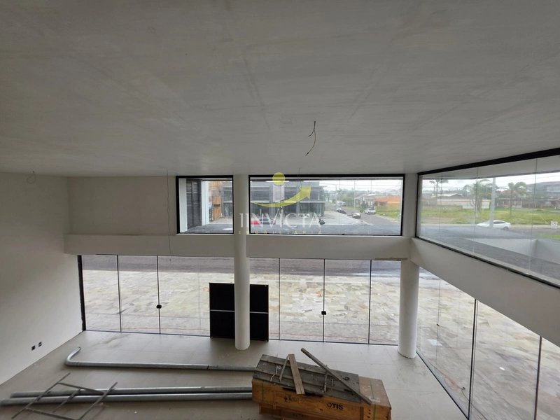 Loja Disponível para Aluguel Anual no Bairro Zona Nova.