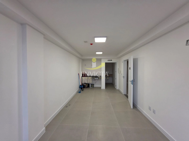 Sala Comercial Disponível para Aluguel Anual no bairro Zona Nova.: 3ª foto da galeria de imagens do imóvel