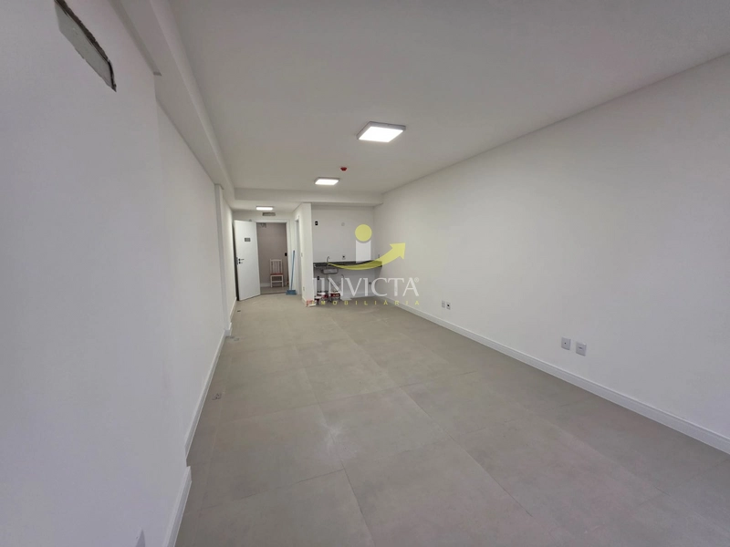Sala Comercial Disponível para Aluguel Anual no bairro Zona Nova.: 3ª foto da galeria de imagens do imóvel