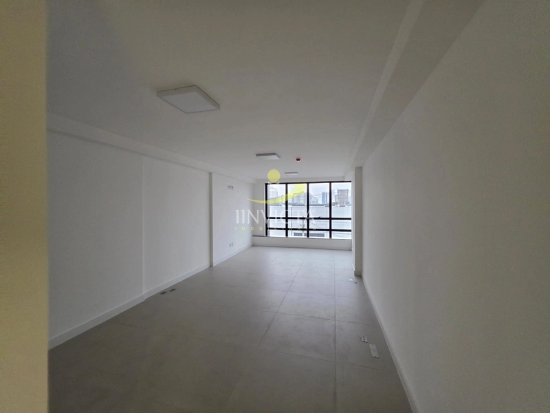 Sala Comercial Disponível para Aluguel Anual no bairro Zona Nova.: 2ª foto da galeria de imagens do imóvel