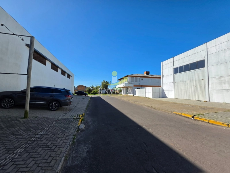 Pavilhão medindo 350m² Disponível para Aluguel Anual.: 11ª foto da galeria de imagens do imóvel