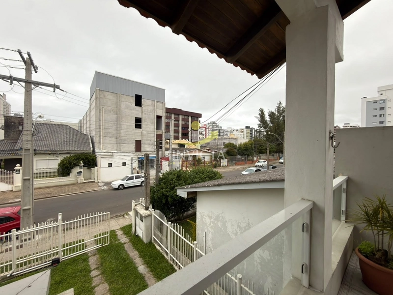 Sobrado com 03 Dormitórios Disponível para Aluguel Anual no Centro.: 26ª foto da galeria de imagens do imóvel