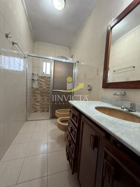 Sobrado com 03 Dormitórios Disponível para Aluguel Anual no Centro.: 18ª foto da galeria de imagens do imóvel
