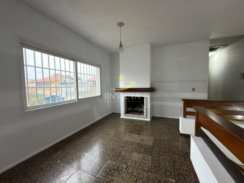 Sobrado com 03 Dormitórios Disponível para Aluguel Anual no Centro.: 5ª foto da galeria de imagens do imóvel