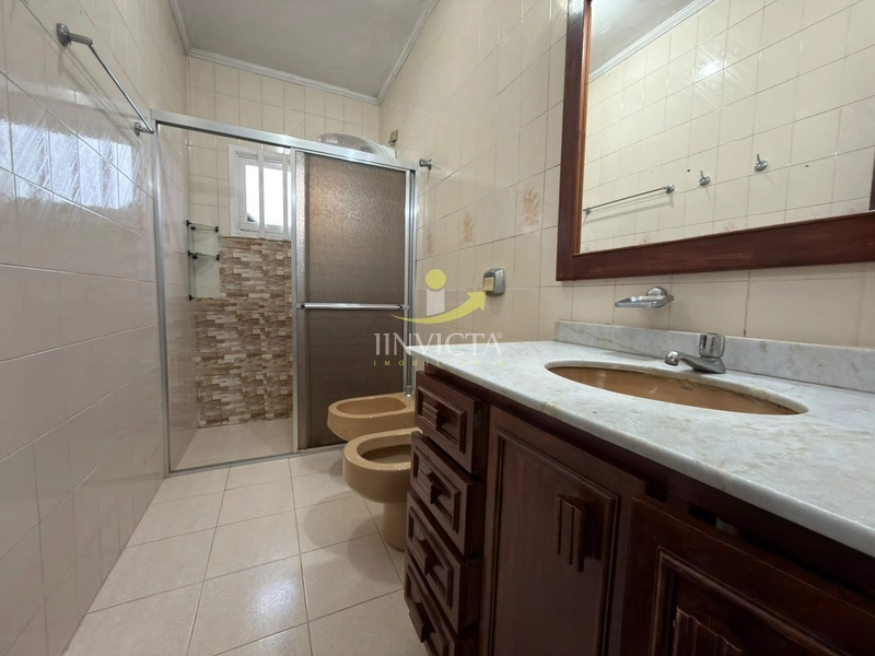 Sobrado com 03 Dormitórios Disponível para Aluguel Anual no Centro.: 17ª foto da galeria de imagens do imóvel