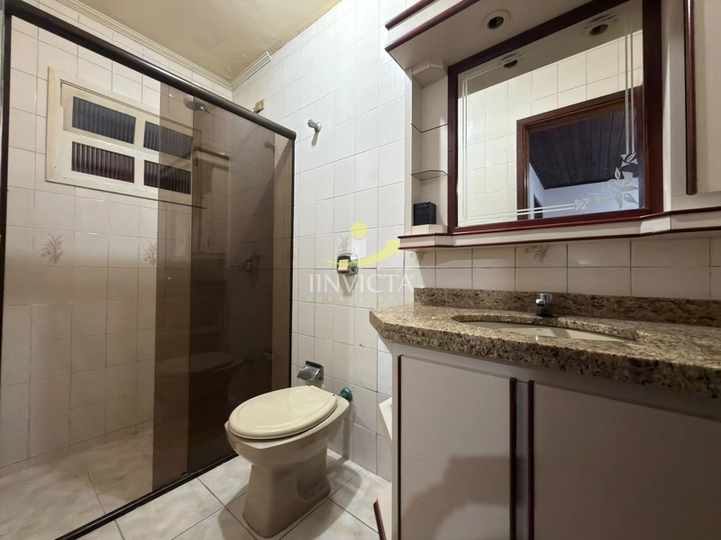 Sobrado com 03 Dormitórios Disponível para Aluguel Anual no Centro.: 13ª foto da galeria de imagens do imóvel