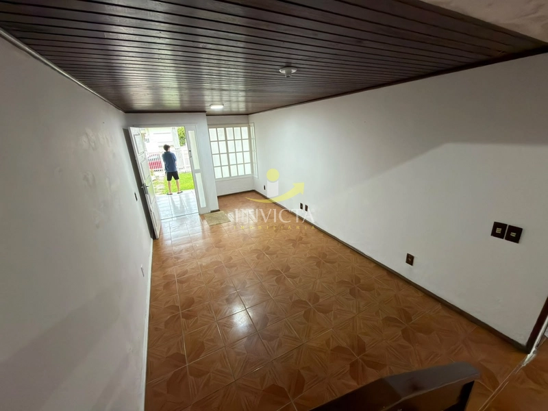 Sobrado com 03 Dormitórios Disponível para Aluguel Anual no Centro.: 4ª foto da galeria de imagens do imóvel