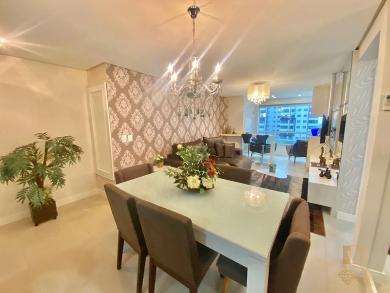 Lindo apartamento apenas 2 quadras do mar.: 1ª foto da galeria de imagens do imóvel