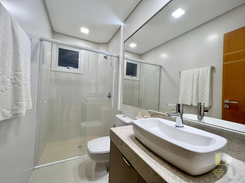 APARTAMENTO FINAMENTE DECORADO COM VISTA PARA O MAR: 27ª foto da galeria de imagens do imóvel