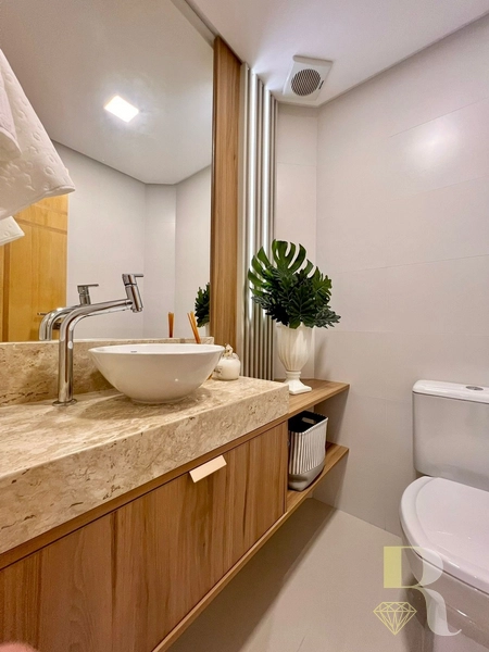 APARTAMENTO FINAMENTE DECORADO COM VISTA PARA O MAR: 18ª foto da galeria de imagens do imóvel