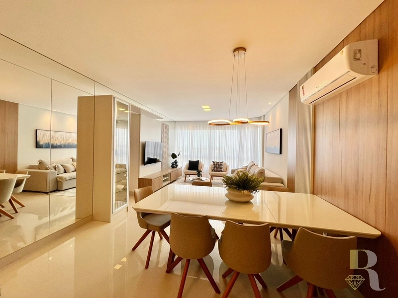 APARTAMENTO FINAMENTE DECORADO COM VISTA PARA O MAR: 13ª foto da galeria de imagens do imóvel