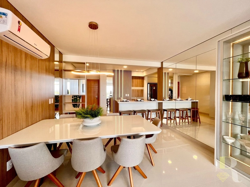 APARTAMENTO FINAMENTE DECORADO COM VISTA PARA O MAR: 7ª foto da galeria de imagens do imóvel