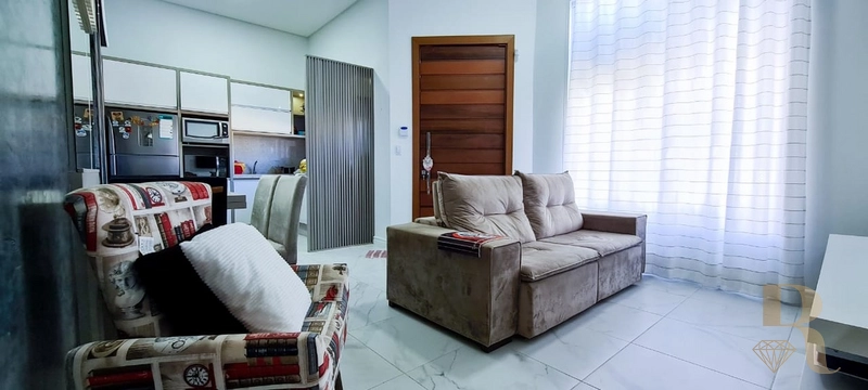 EXCELENTE CASA COM AMPLO TERRAÇO COM VISTA PARA O MAR NA GUARANI: 4ª foto da galeria de imagens do imóvel