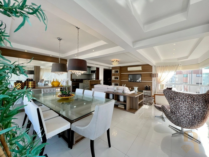 Apartamento 03 dormitórios junto ao mar: 2ª foto da galeria de imagens do imóvel