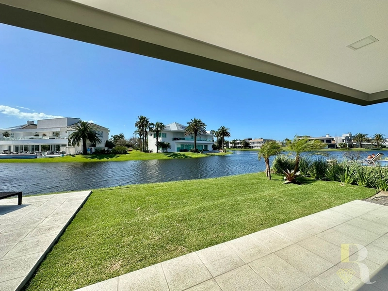 CONDOMINIO ENSEADA SOBRADO BEIRA LAGO 5 SUITES: 24ª foto da galeria de imagens do imóvel